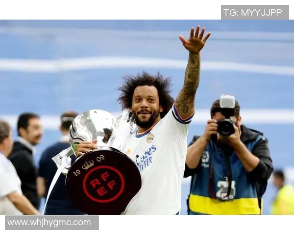 退役足球球星重聚赛场再度竞技 展现传奇风采与时代辉煌