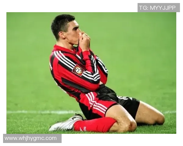 当绿茵传奇逐渐谢幕仍以倔强身影书写最后的温柔